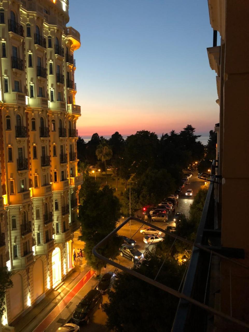 Apartment Gio バトゥーミ エクステリア 写真