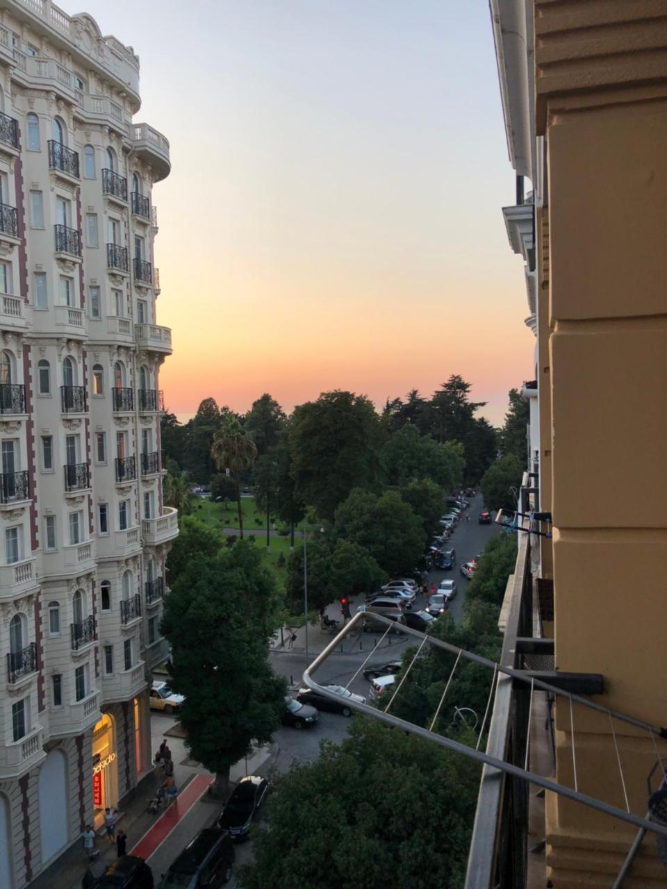 Apartment Gio バトゥーミ エクステリア 写真